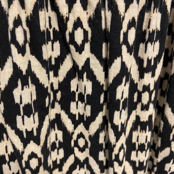 2/$20 Old Navy Girls Aztec Black and Cream Tank Shift Dress, Size 8 - Picture 3 of 5